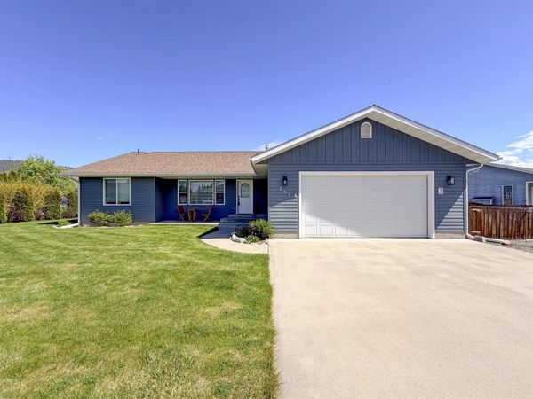 205 E Evergreen Dr, Kettle Falls, WA 99141