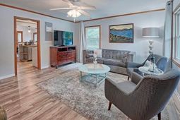 25 21st Avenue photo 4