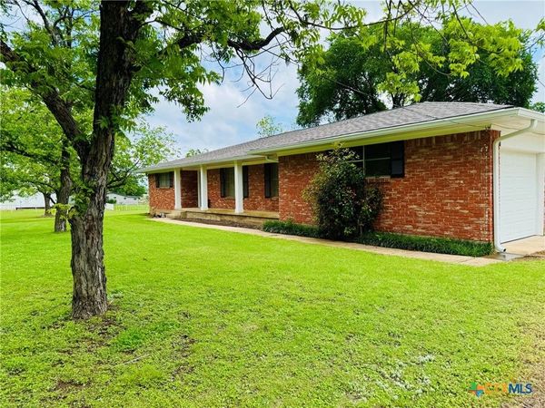139 College Avenue , Oglesby, TX 76561