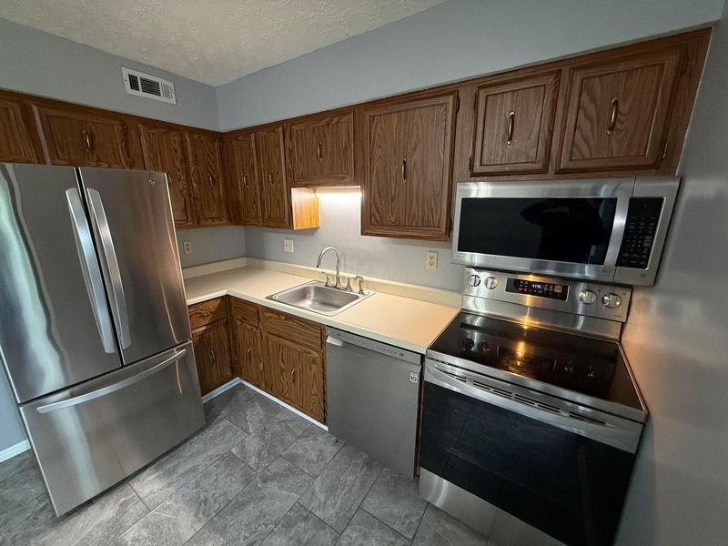 5746 Great Hall Court, Unit C, Columbus, OH 43231 Photo 21
