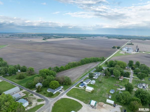 000 1ST Street, Abingdon, IL 61410