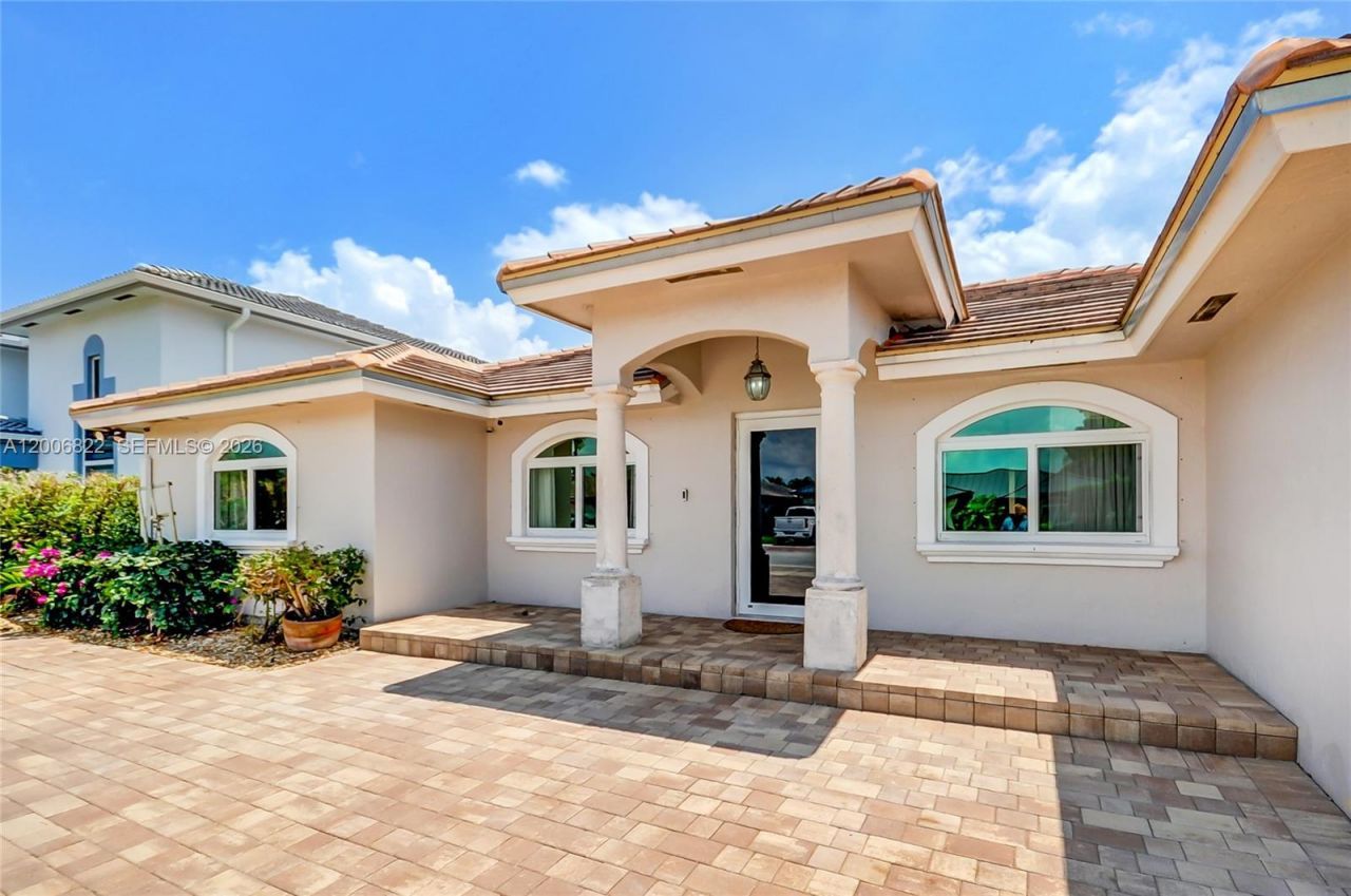 14368 SW 165th St , Miami, FL 33177 Photo