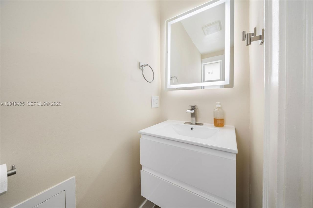 4501 Prairie Ave , Unit 1, Miami Beach, FL 33140 Photo