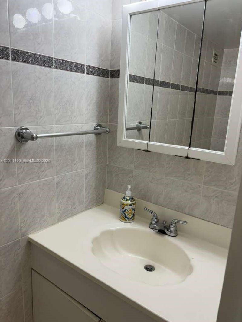 150 SE 25th Rd , Unit 4E, Miami, FL 33129 Photo