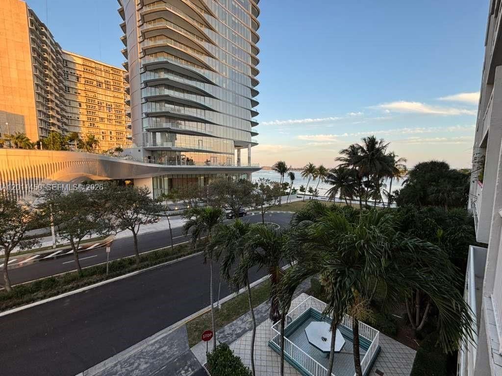 150 SE 25th Rd , Unit 4E, Miami, FL 33129 Photo