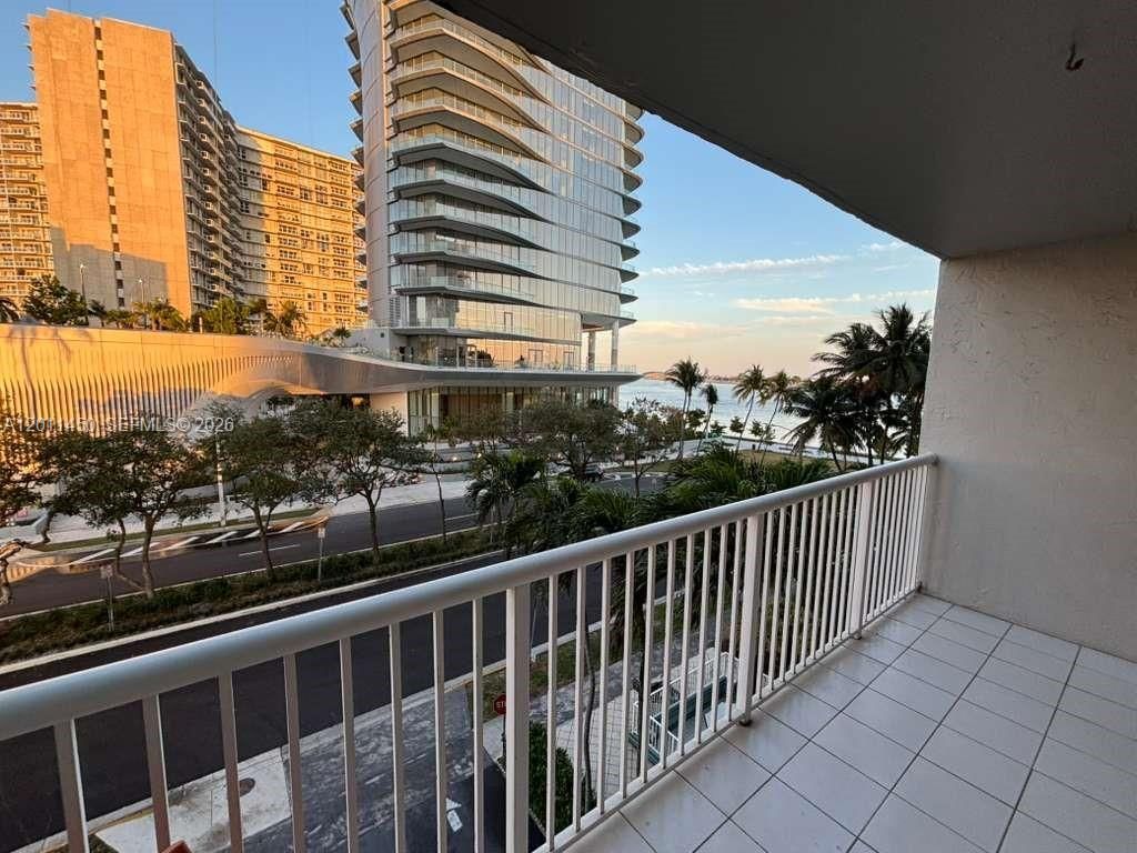 150 SE 25th Rd , Unit 4E, Miami, FL 33129 Photo