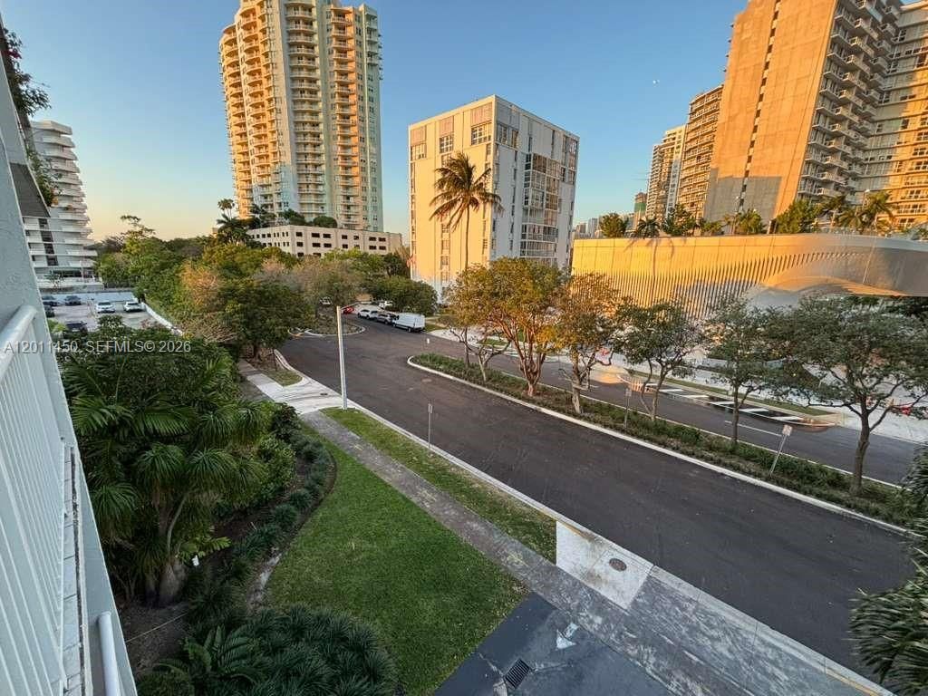 150 SE 25th Rd , Unit 4E, Miami, FL 33129 Photo