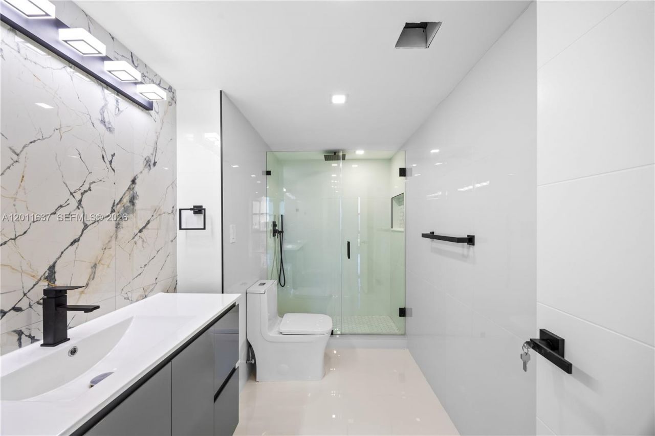 20379 W Country Club Dr , Unit 1938, Aventura, FL 33180 Photo
