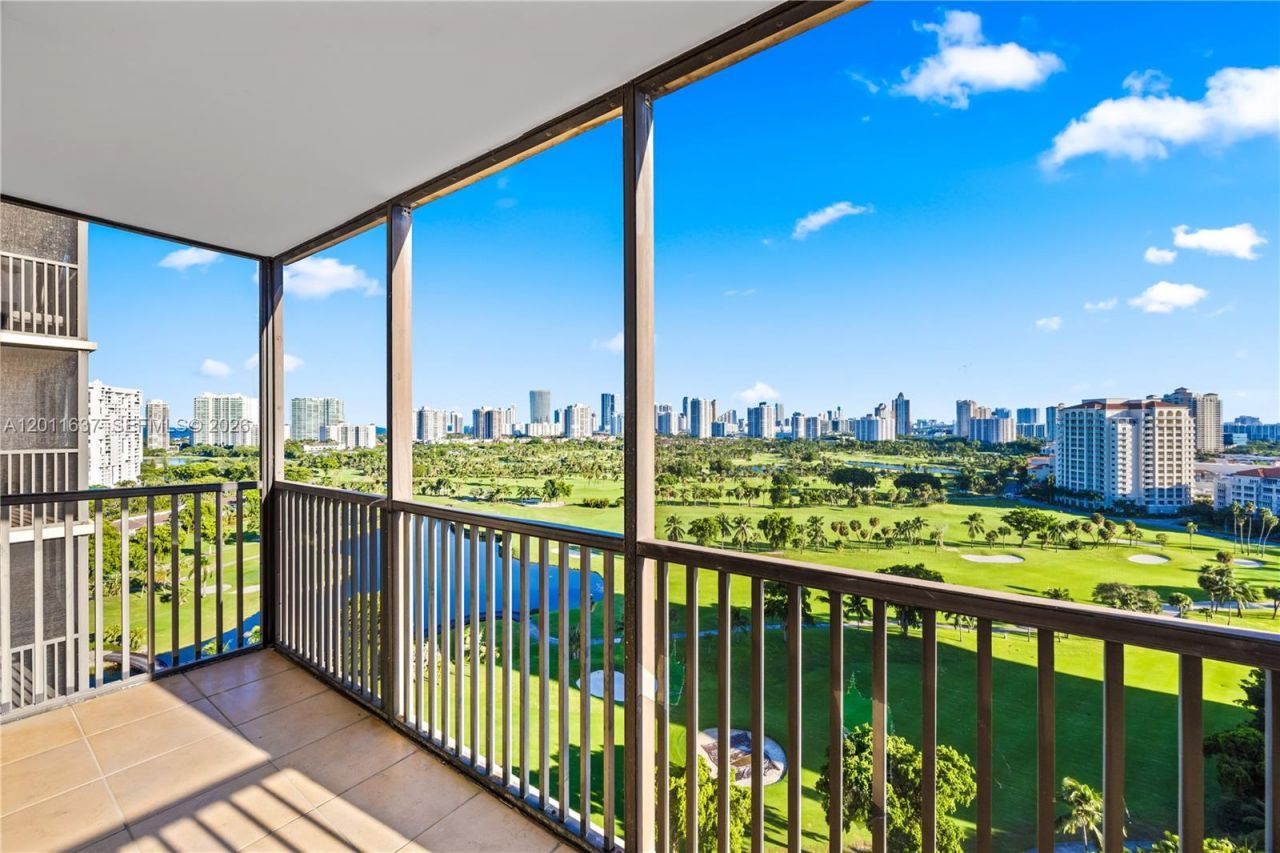 20379 W Country Club Dr , Unit 1938, Aventura, FL 33180 Photo