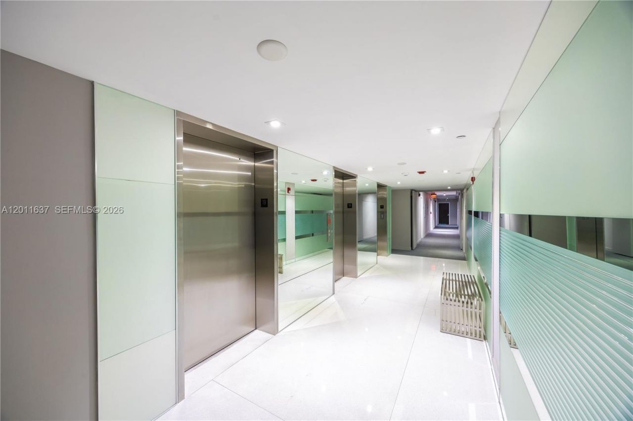 20379 W Country Club Dr , Unit 1938, Aventura, FL 33180 Photo