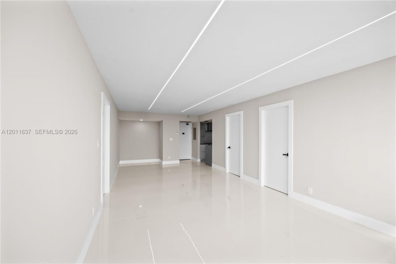 20379 W Country Club Dr , Unit 1938, Aventura, FL 33180 Photo