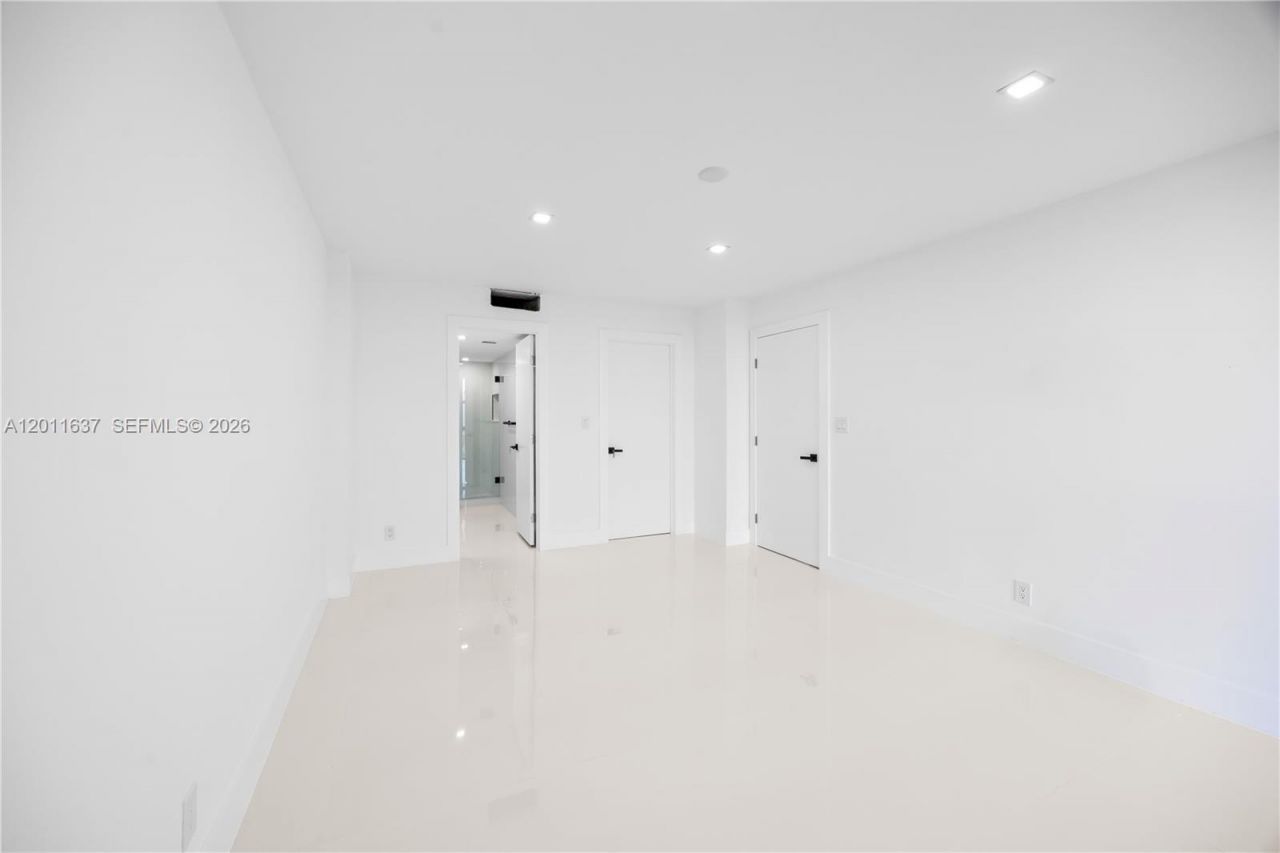 20379 W Country Club Dr , Unit 1938, Aventura, FL 33180 Photo
