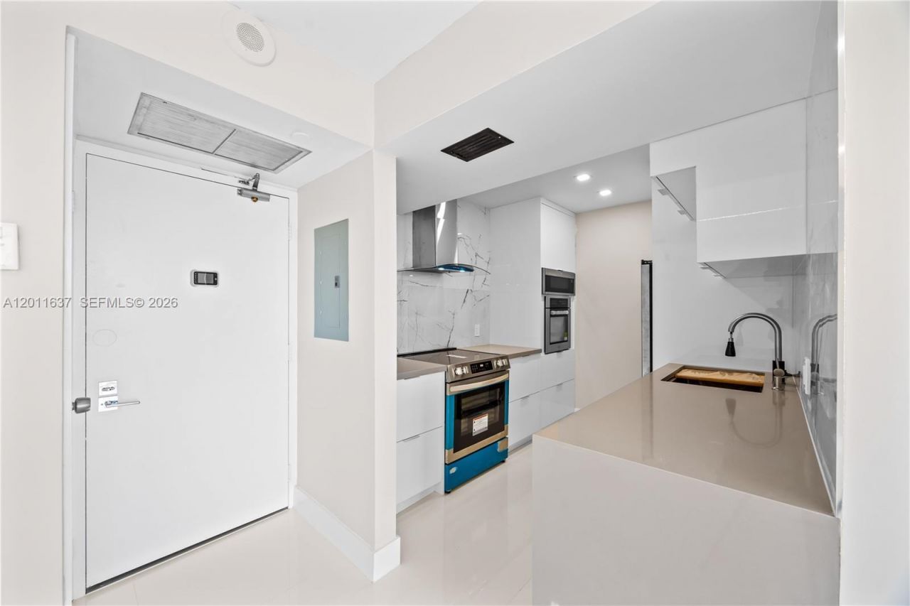 20379 W Country Club Dr , Unit 1938, Aventura, FL 33180 Photo