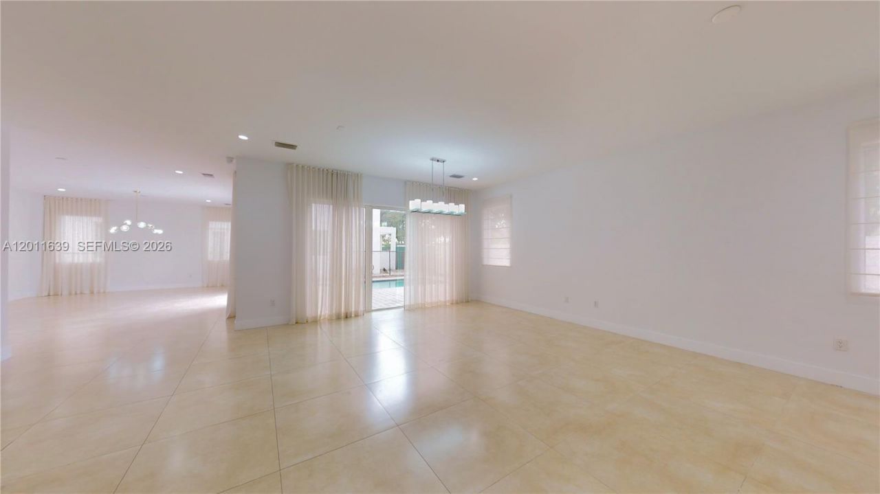 9980 NW 74th Ter, Doral, FL 33178 Photo