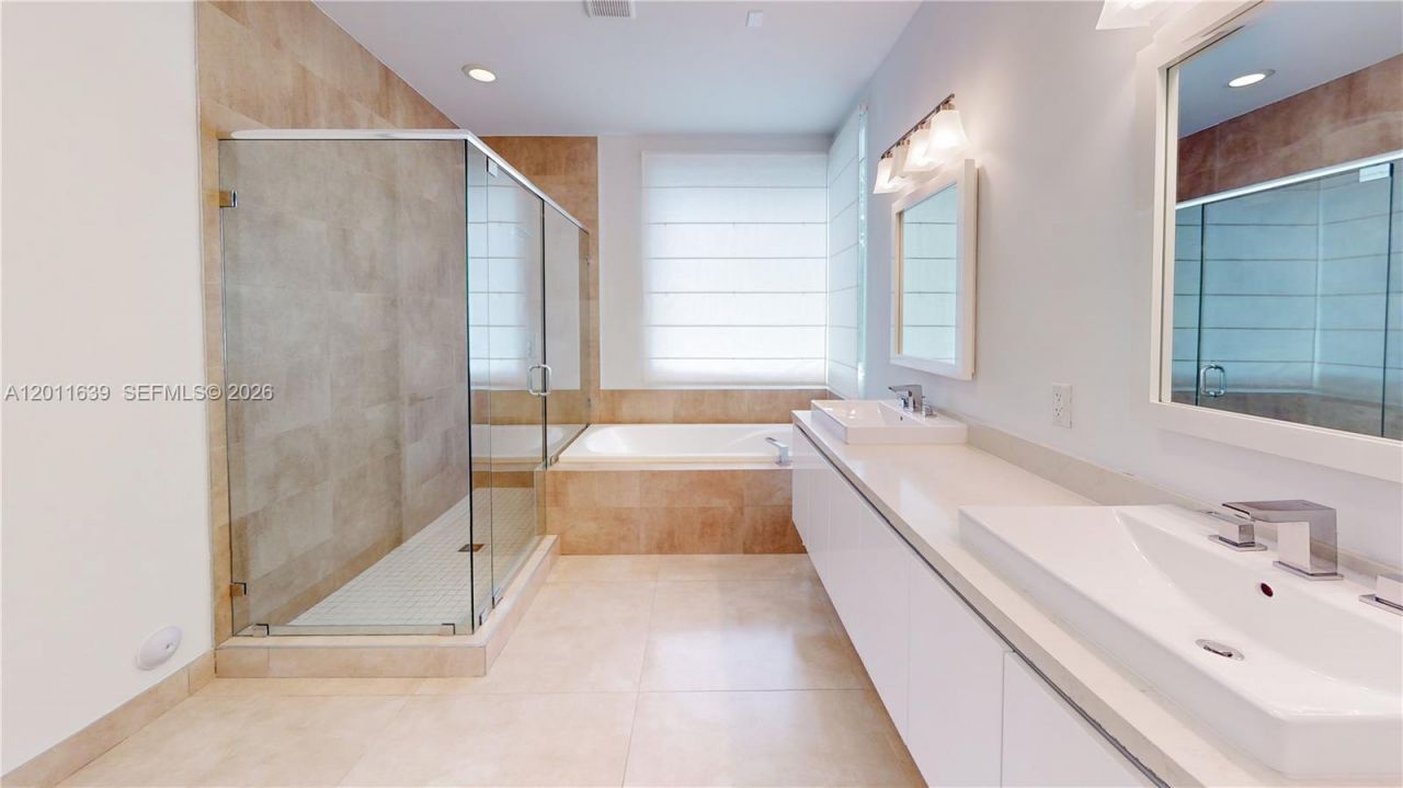 9980 NW 74th Ter, Doral, FL 33178 Photo
