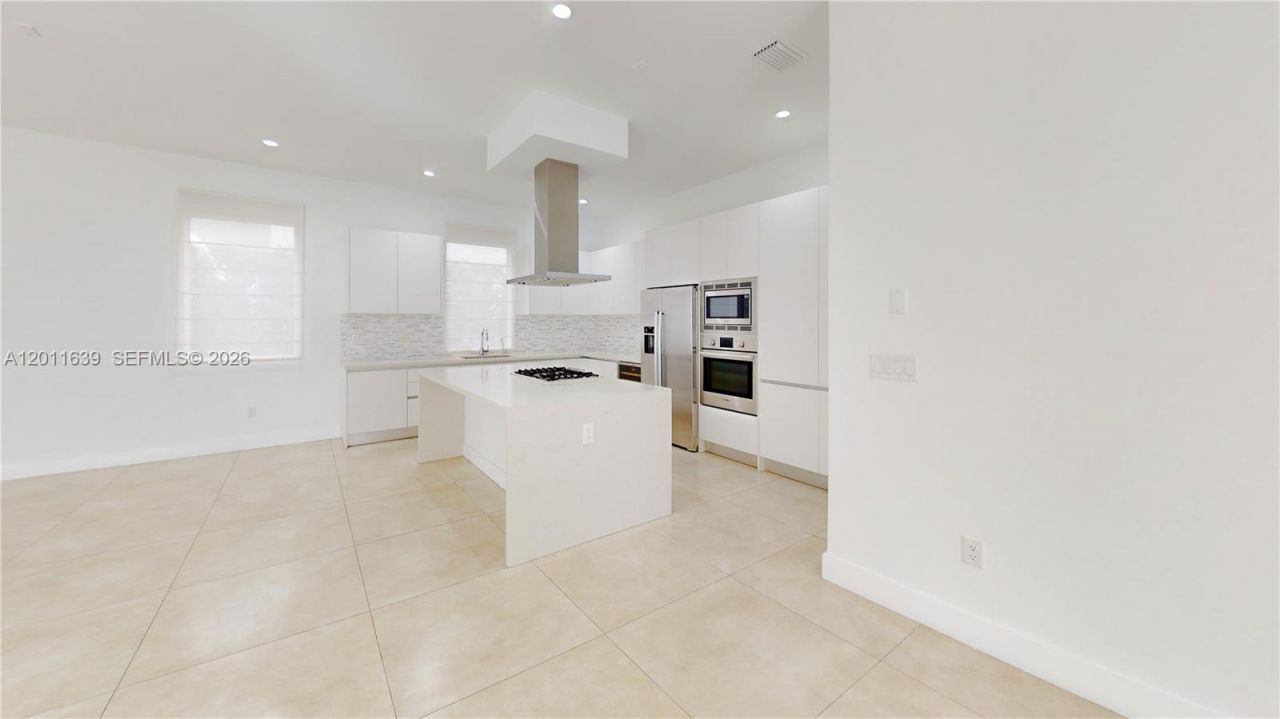 9980 NW 74th Ter, Doral, FL 33178 Photo