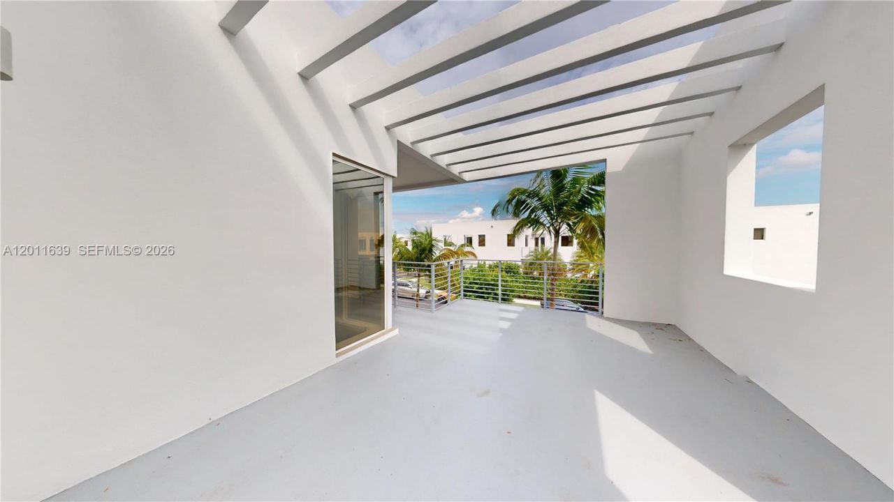 9980 NW 74th Ter, Doral, FL 33178 Photo
