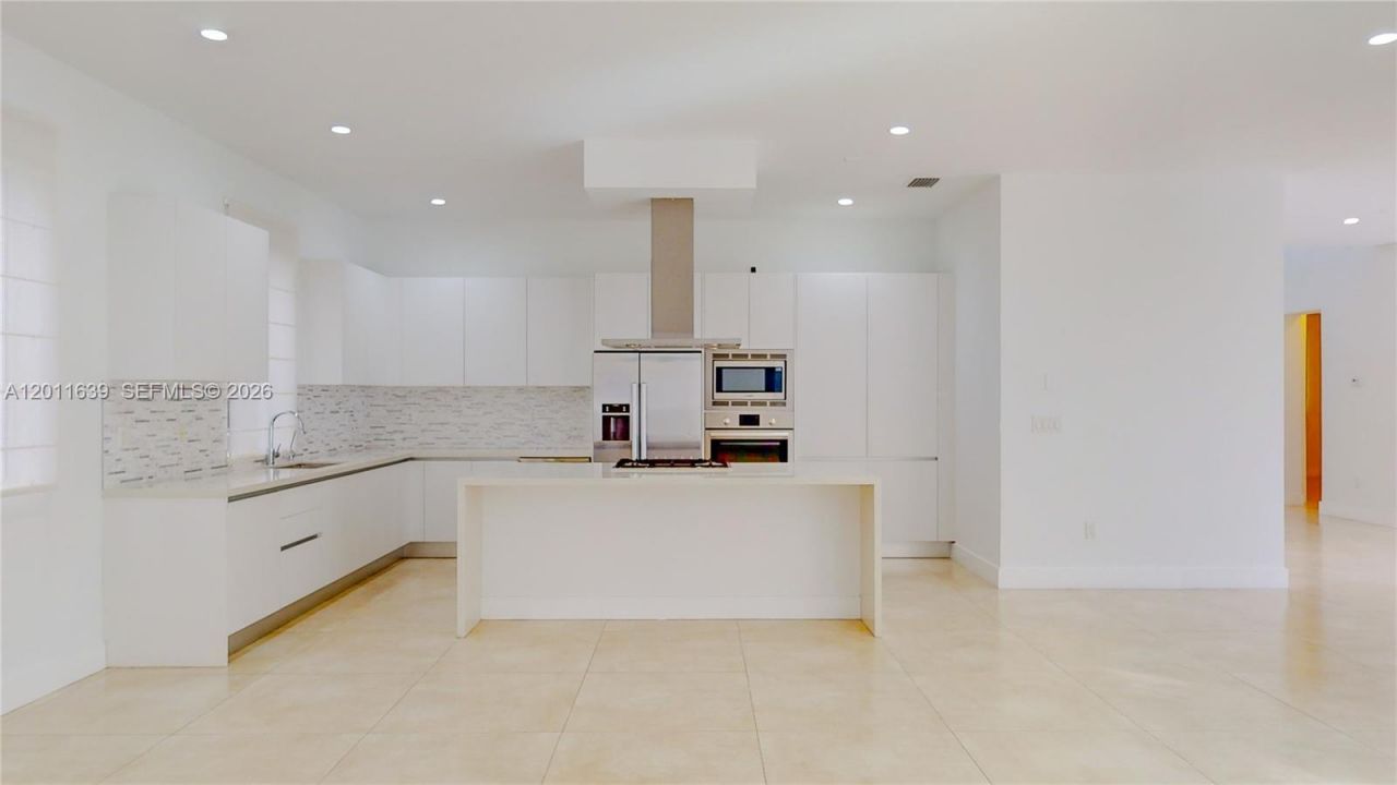 9980 NW 74th Ter, Doral, FL 33178 Photo