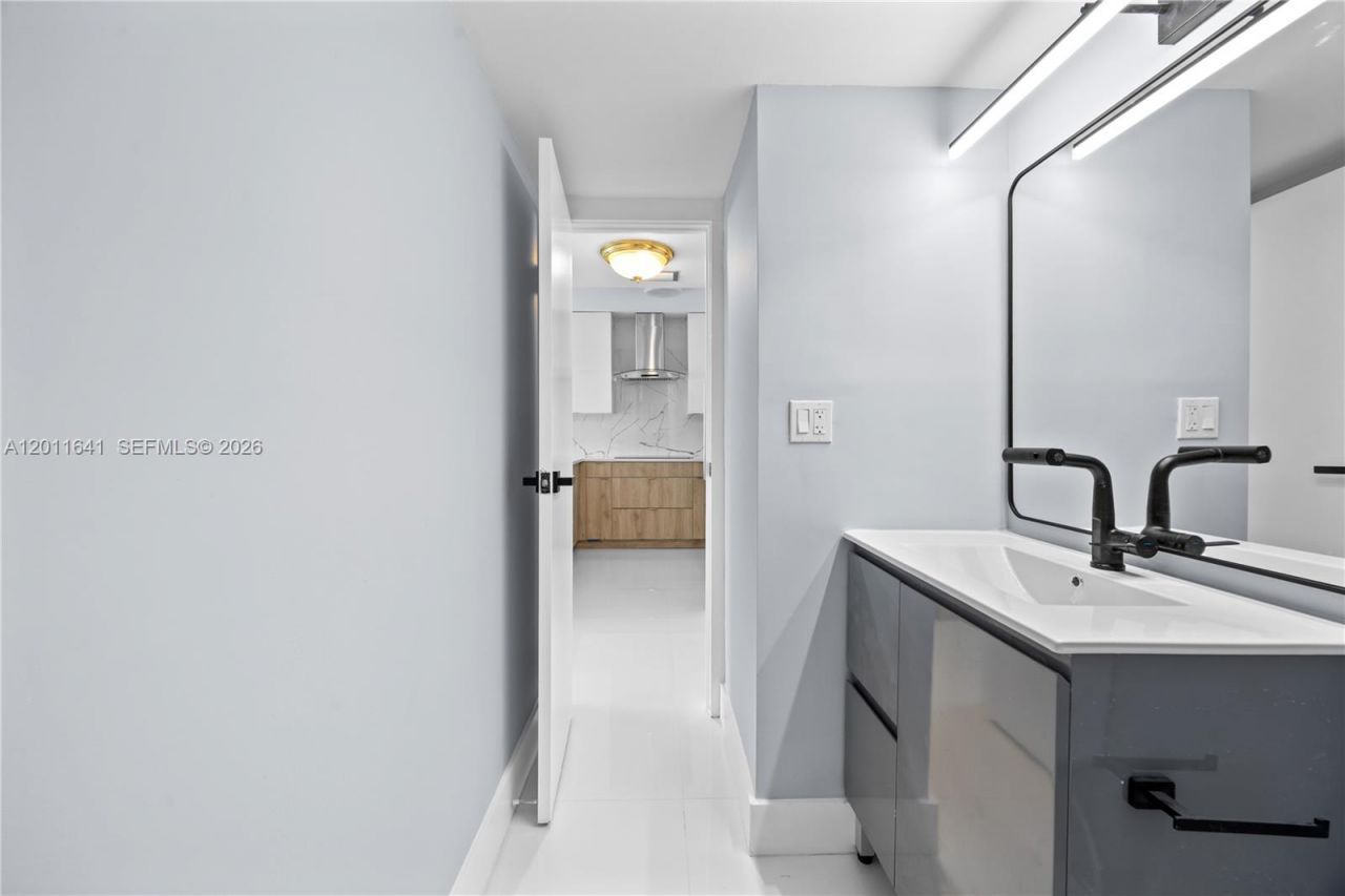 20335 W Country Club Dr, Unit 1905, Aventura, FL 33180 Photo