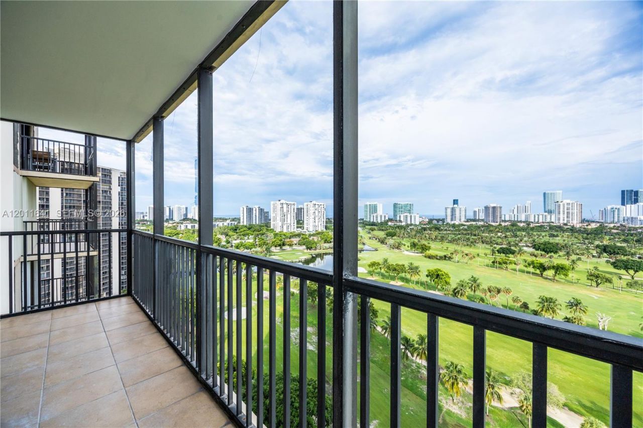 20335 W Country Club Dr, Unit 1905, Aventura, FL 33180 Photo