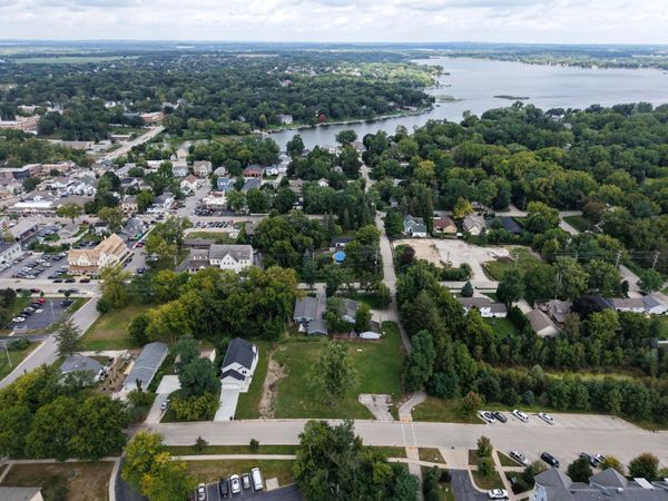 737 Division St, Delafield, WI 53018