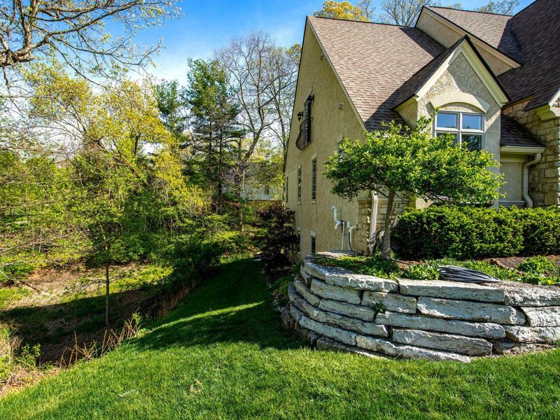 746 Matthews Brook Lane, Powell, OH 43065 Photo 4