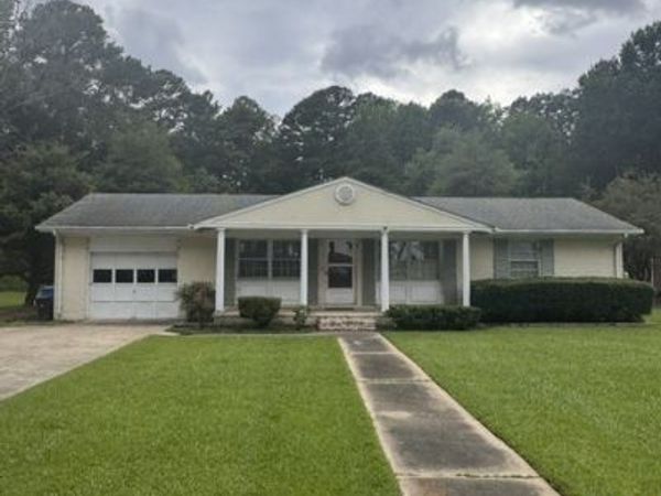 32424 S Main Street, Boykins, VA 23827