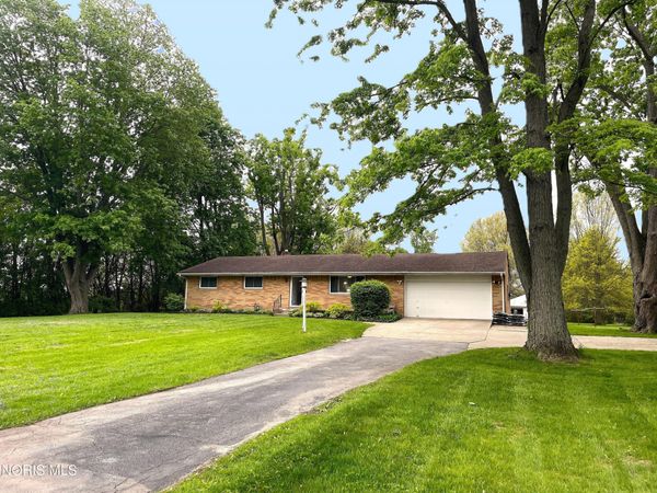 9749 Monclova Road, Monclova, OH 43542
