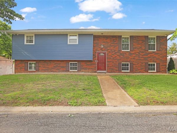 921 Borri Drive , Maryville, IL 62062