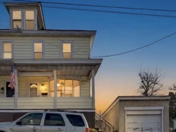8 N WOLFE STREET , POTTSVILLE, PA 17901