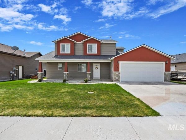 2444 Denali Dr, Burley, ID 83318