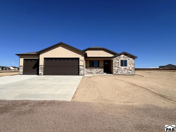 675 E Heron Dr, Pueblo West, CO 81007