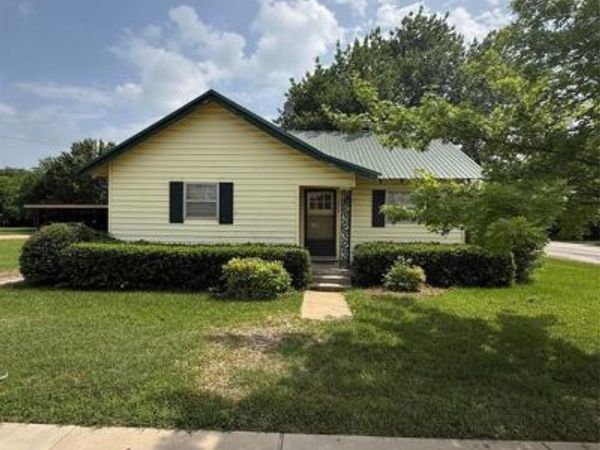 223 W Jefferson Street, Palmer, TX 75152