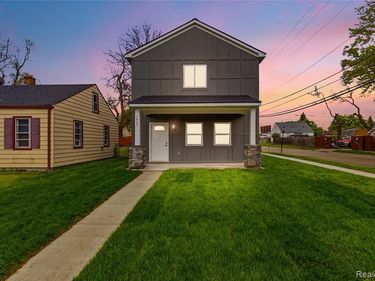 1404 E George Avenue, Hazel Park, MI 48030