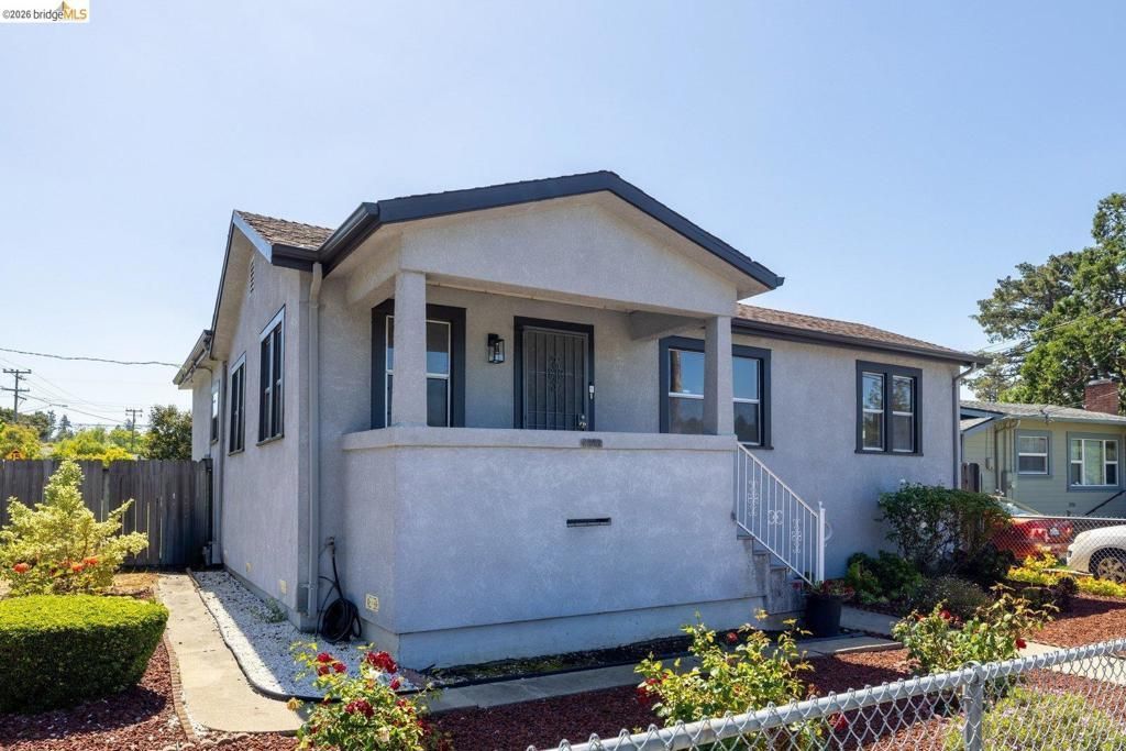 3986 Delmont Ave, Oakland, CA 94605 Main Photo