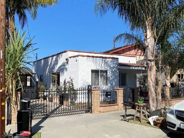 2033 W Burnett Street, Long Beach, CA 90810