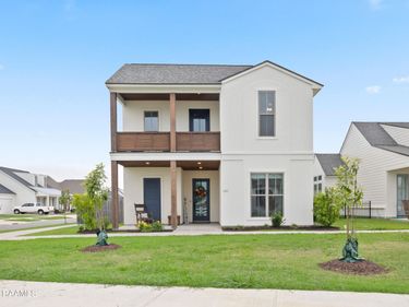 101 Oak Village Drive , Scott, LA 70583