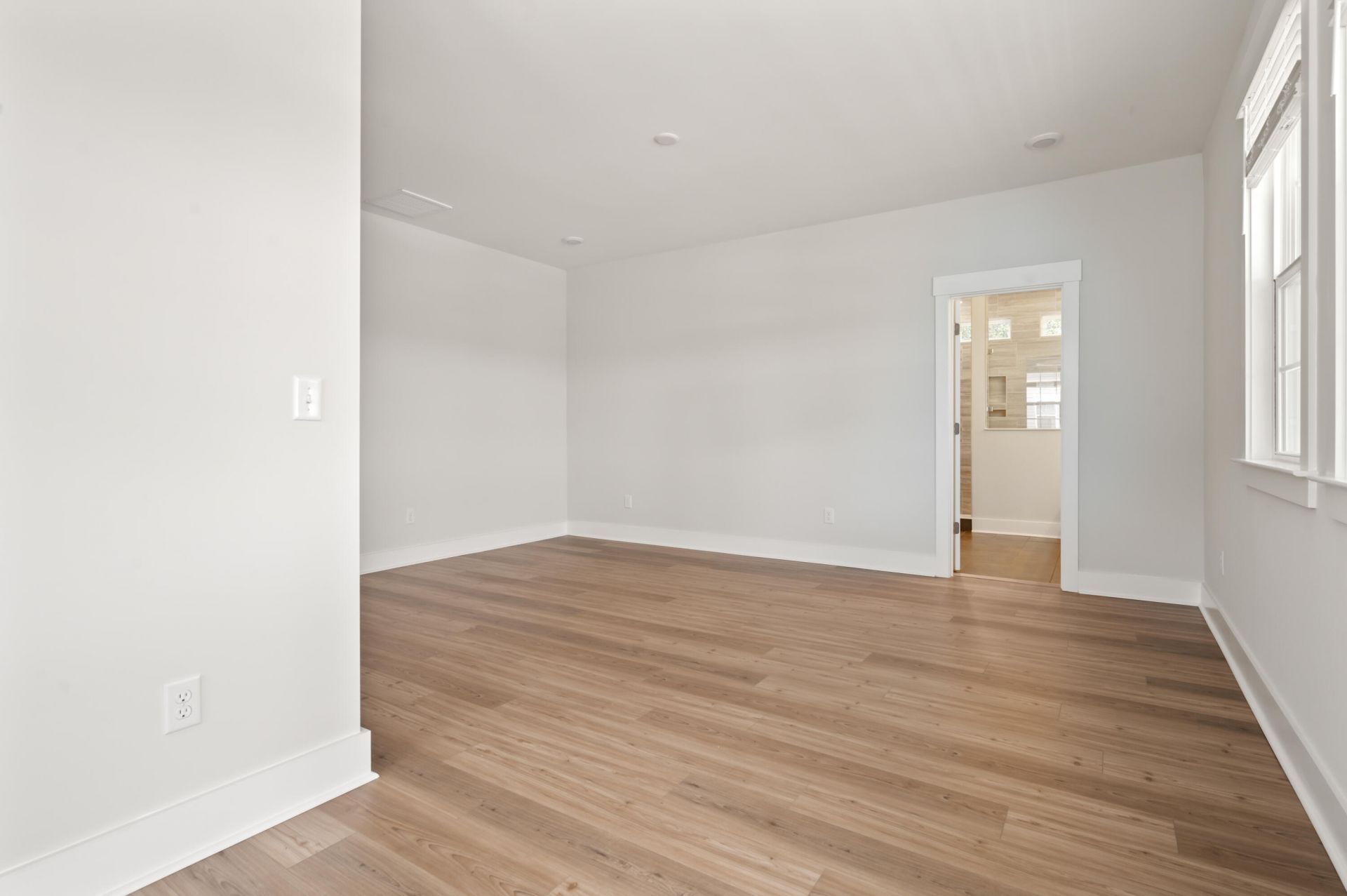 295 W Coleman Boulevard Photo 11