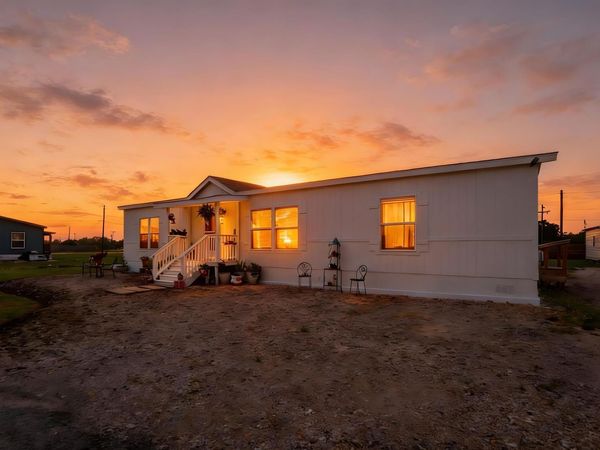 102 Double C DR, Cedar Creek, TX 78612