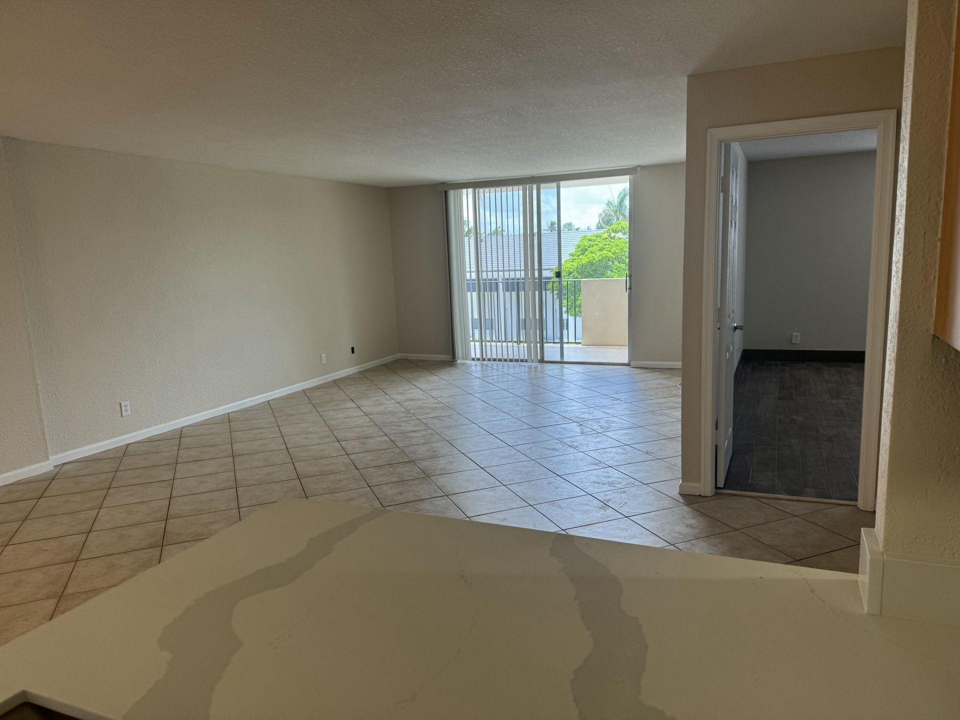 1000 Spanish River Road, Unit 3b, Boca Raton, FL 33432 Photo
