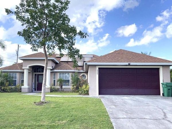 523 SW Gale Lane, Port St. Lucie, FL 34953