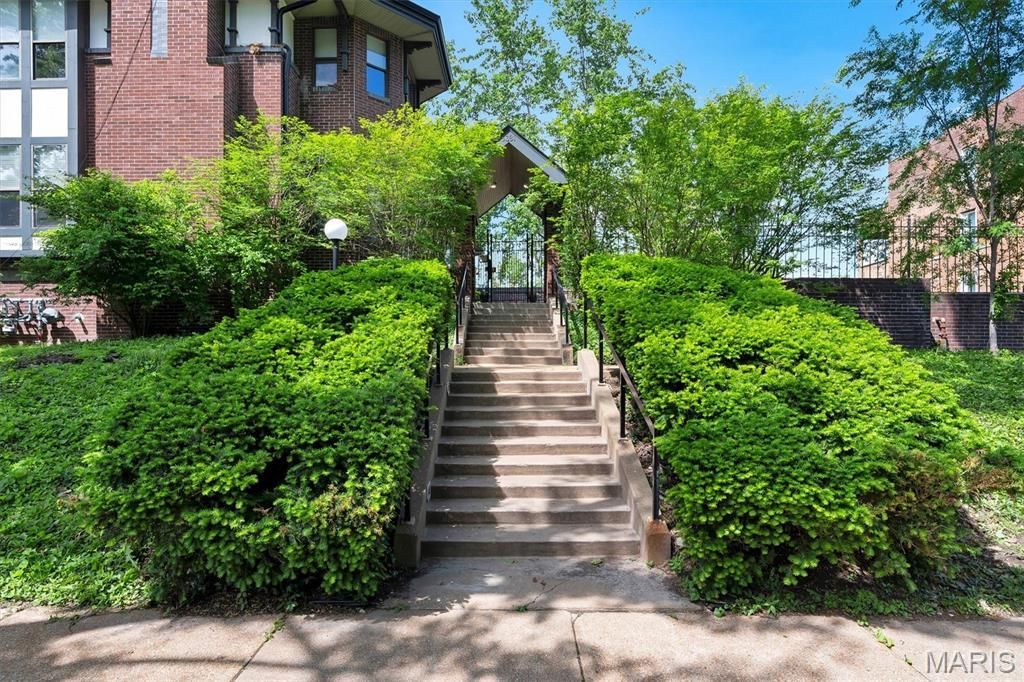 5381 Pershing Avenue , Unit 102, Saint Louis, MO 63112 Main Photo