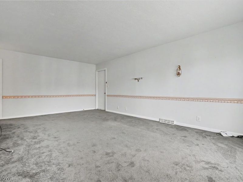 934 Canterbury Lane, Salem, OH 44460 Photo 11