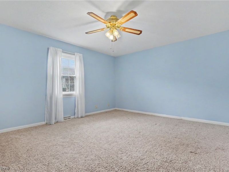 934 Canterbury Lane, Salem, OH 44460 Photo 17