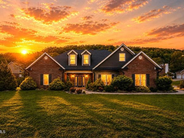 3901 Leaf Point, Kingsport, TN 37663
