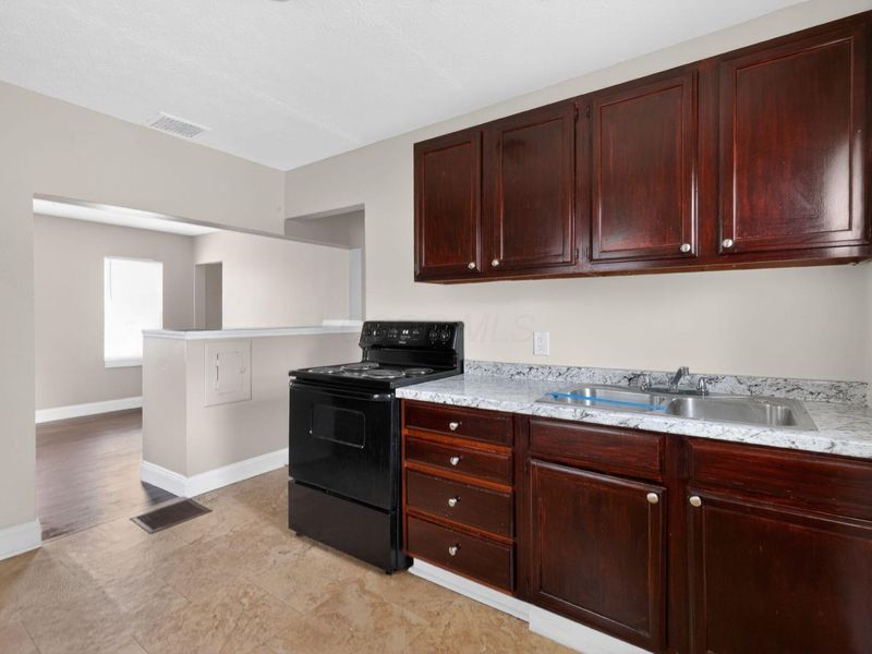 2181 Middlehurst Drive , Columbus, OH 43219 Photo 17