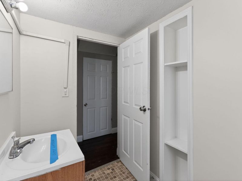 2181 Middlehurst Drive , Columbus, OH 43219 Photo 22