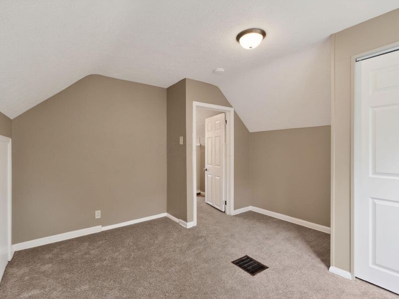 2181 Middlehurst Drive , Columbus, OH 43219 Photo 26