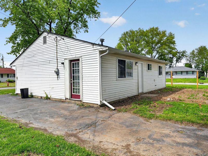 2446 Kitchner Drive, Columbus, OH 43207 Photo 4