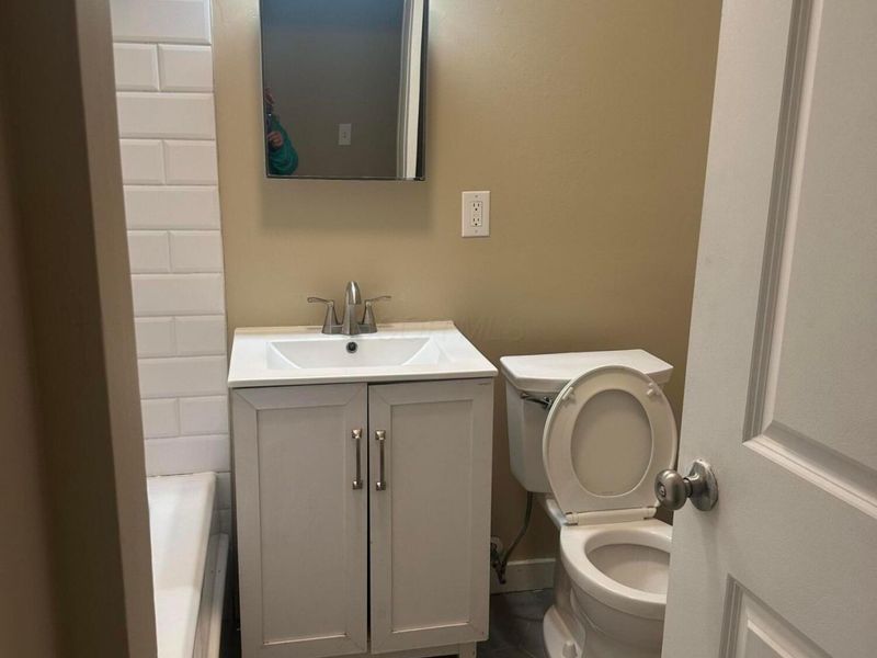 2446 Kitchner Drive , Columbus, OH 43207 Photo 5